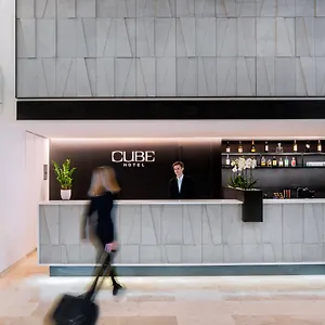 Cube براغ